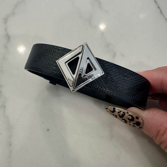 Christian Dior CD Diamond Logo Bracelet - Picture 6 of 6